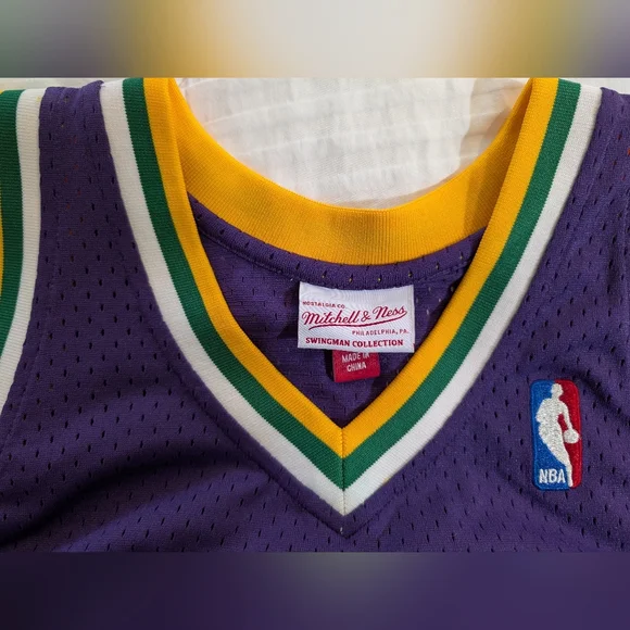 Mitchell & Ness Karl Malone Throwback Jersey Large